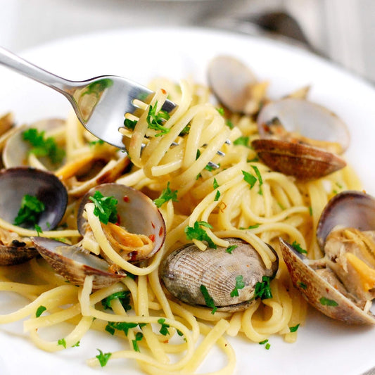 LINGUINI WITH WHITE CLAM SAUCE