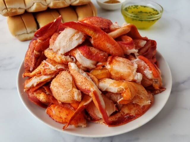 Special: Lobster Rolls 4 pack, 4 Snow Crab Clusters + 2 Lobster Bisque